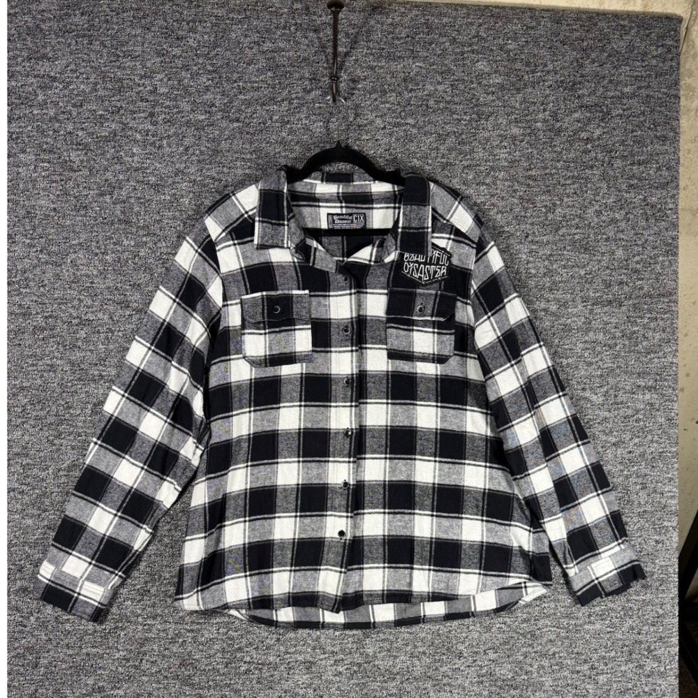 Beautiful Disaster Womens Black White Plaid Graphic Back Flannel Shirt C1X
